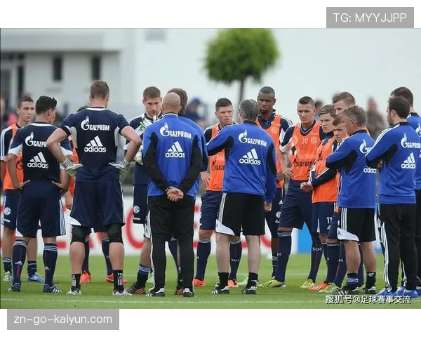 传闻:沙尔克04有意邀请前功勋教练回归,带队冲击下赛季德甲 传闻:沙尔克04有意邀请前功勋教练回归,带队冲击下赛季德甲